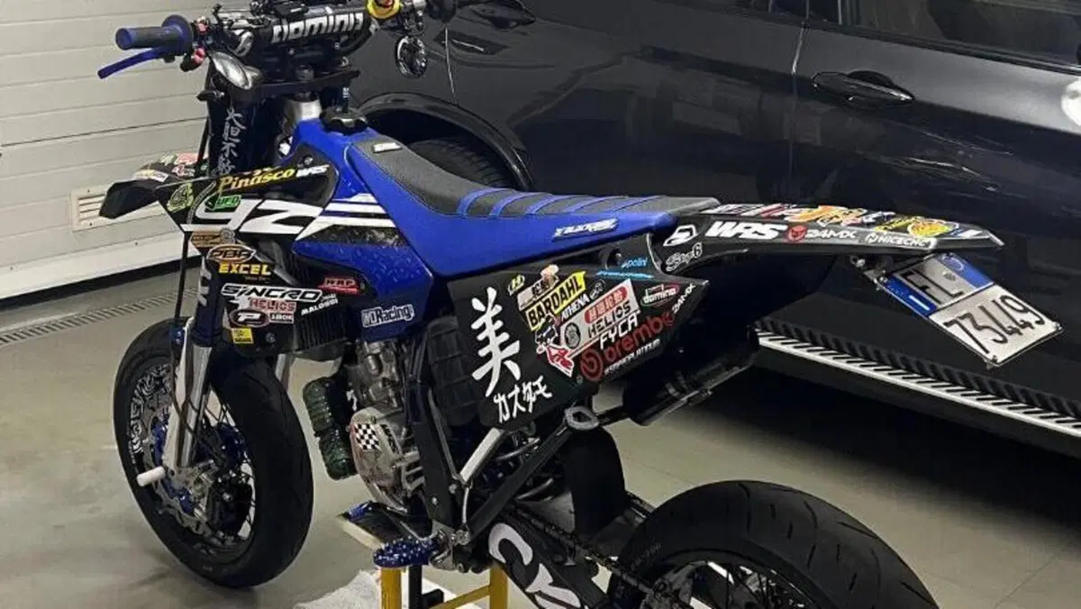 Yamaha YZ 125 (2017)  (2)