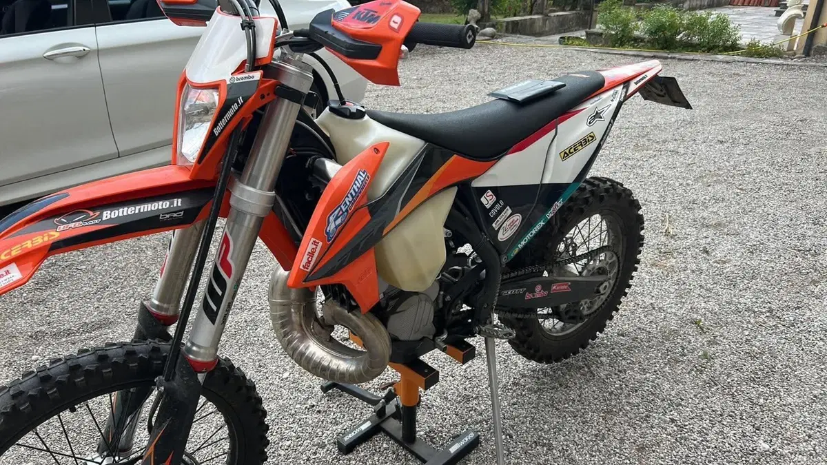 KTM 300 EXC E TPI (2021)  (8)