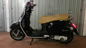 Vespa GTS 250 i.e.  (3)