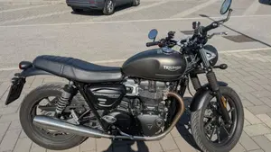Triumph Speed Twin 900 (2023 - 24)  (2)