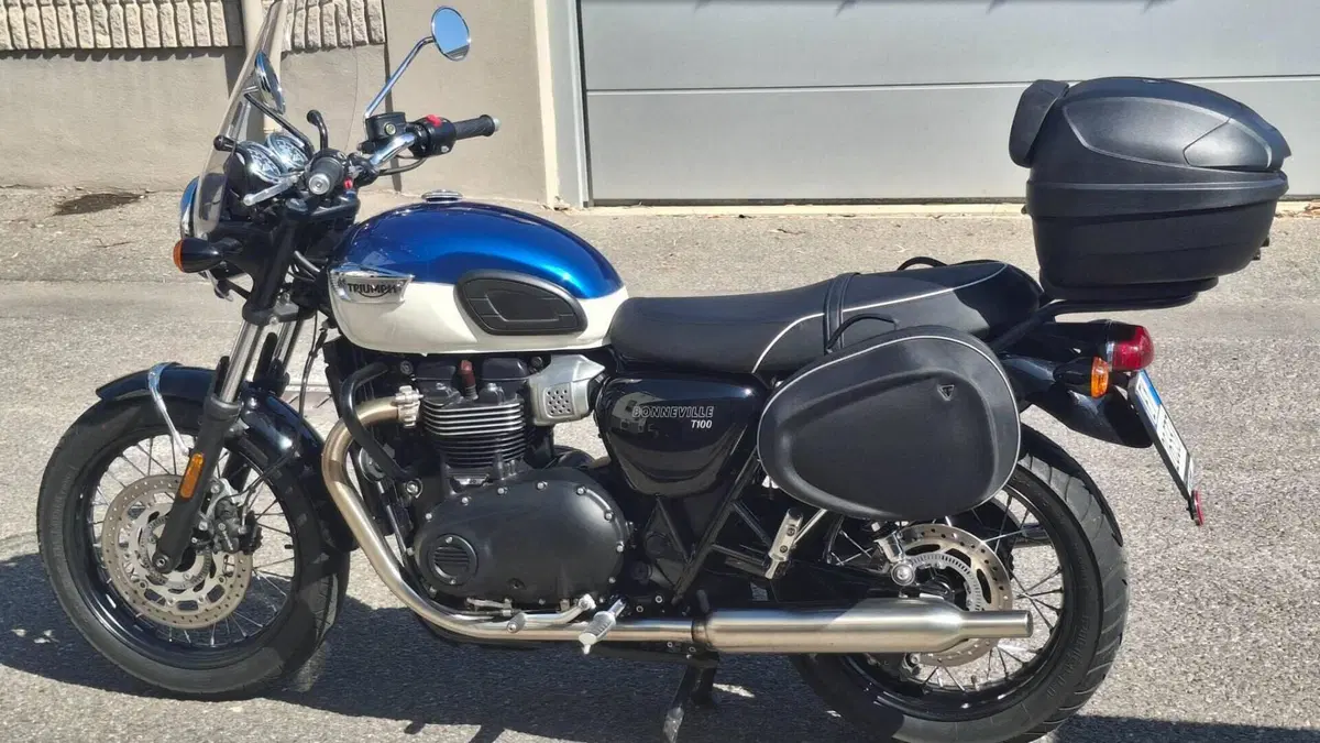 Triumph Bonneville T100 (2021 - 25)  (2)