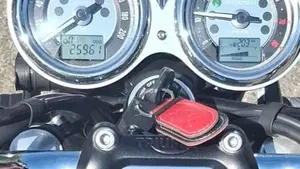 Triumph Bonneville T100 (2021 - 25)  (5)