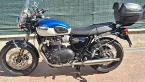 Triumph Bonneville T100 (2021 - 25)  (7)