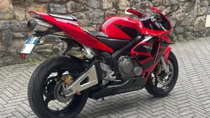 Honda CBR 600 RR (2003 - 04)  (2)
