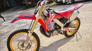 Honda CR 250  (2)
