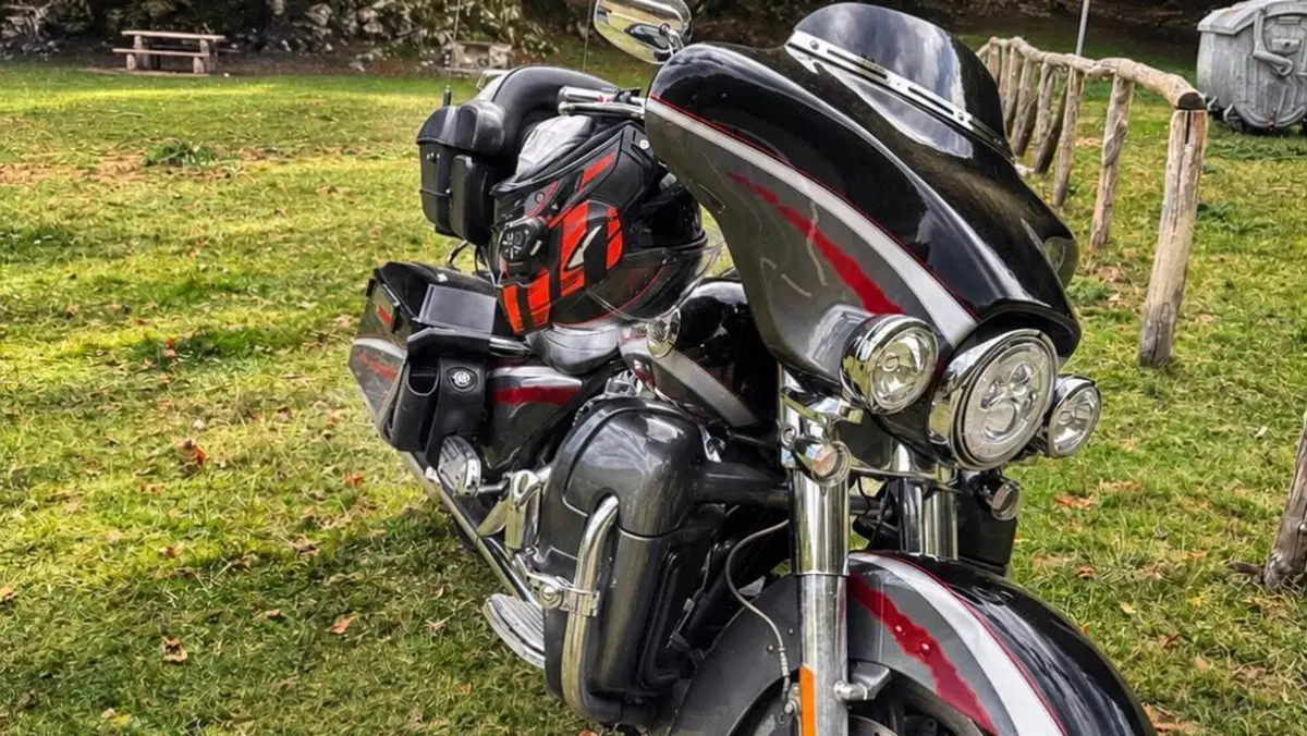 Harley-Davidson 1450 Electra Glide Ultra Classic (2006 - 07) - FLHTCUI  (6)