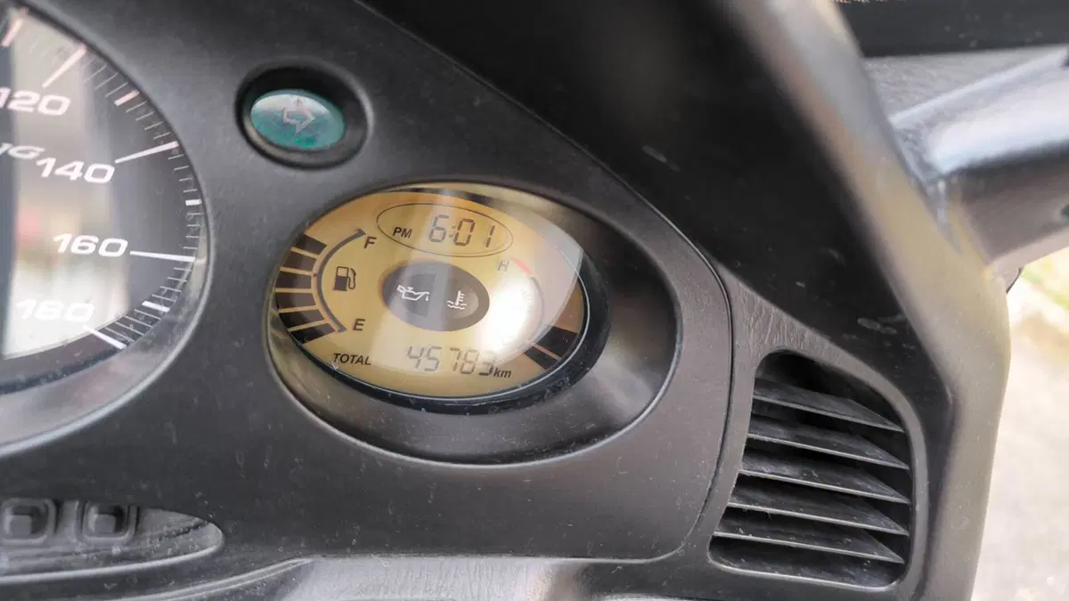 Honda Silver Wing 400 (2006 - 09)  (7)