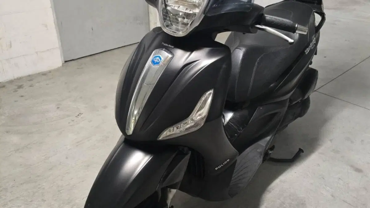 Piaggio Beverly 300 i.e. Police ABS-ASR (2017 - 20)  (3)