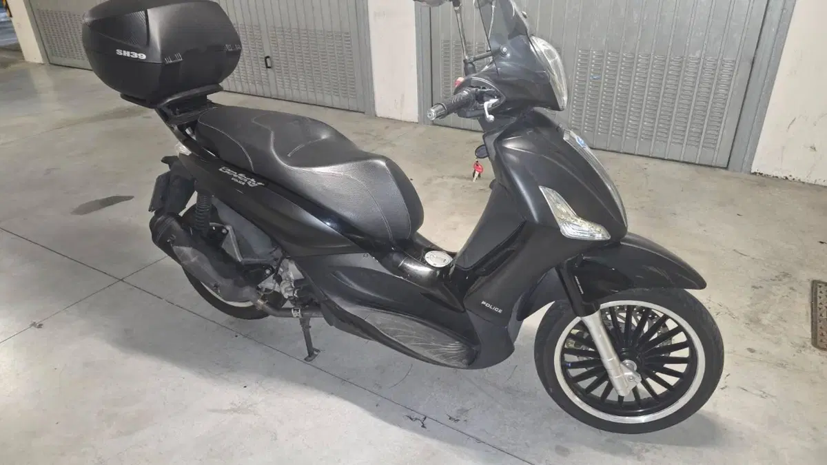 Piaggio Beverly 300 i.e. Police ABS-ASR (2017 - 20)  (5)