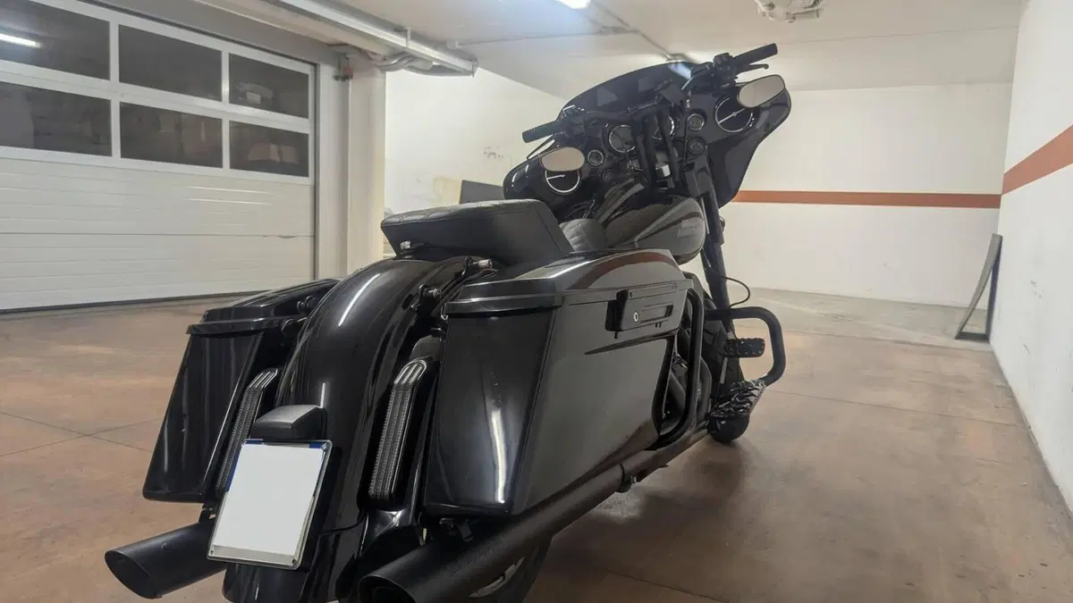 Harley-Davidson 1584 Electra Glide Standard (2008 - 10) - FLHT  (2)