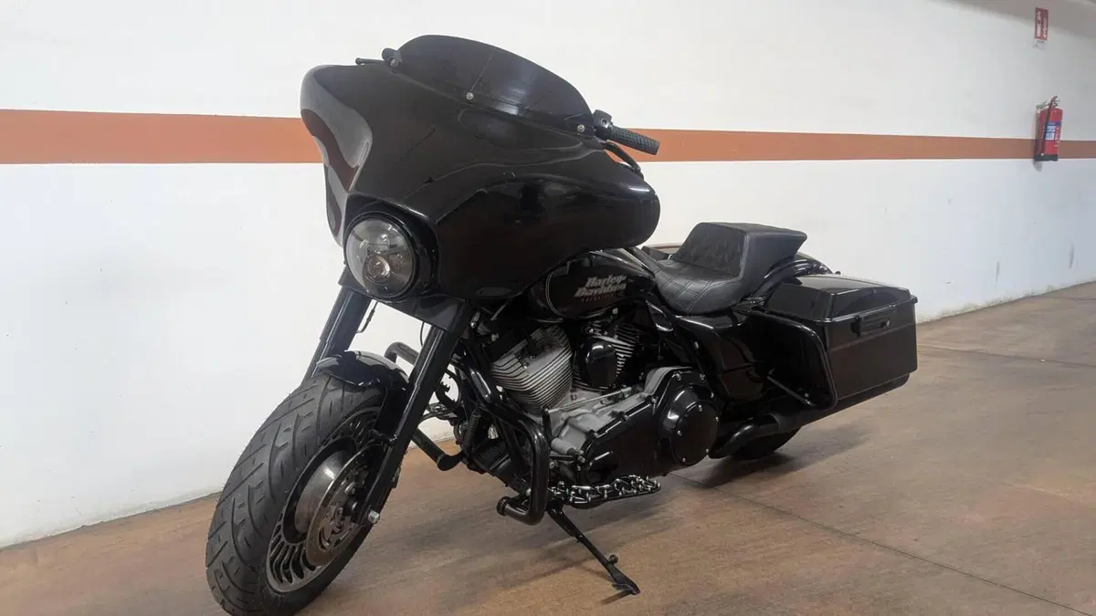 Harley-Davidson 1584 Electra Glide Standard (2008 - 10) - FLHT 