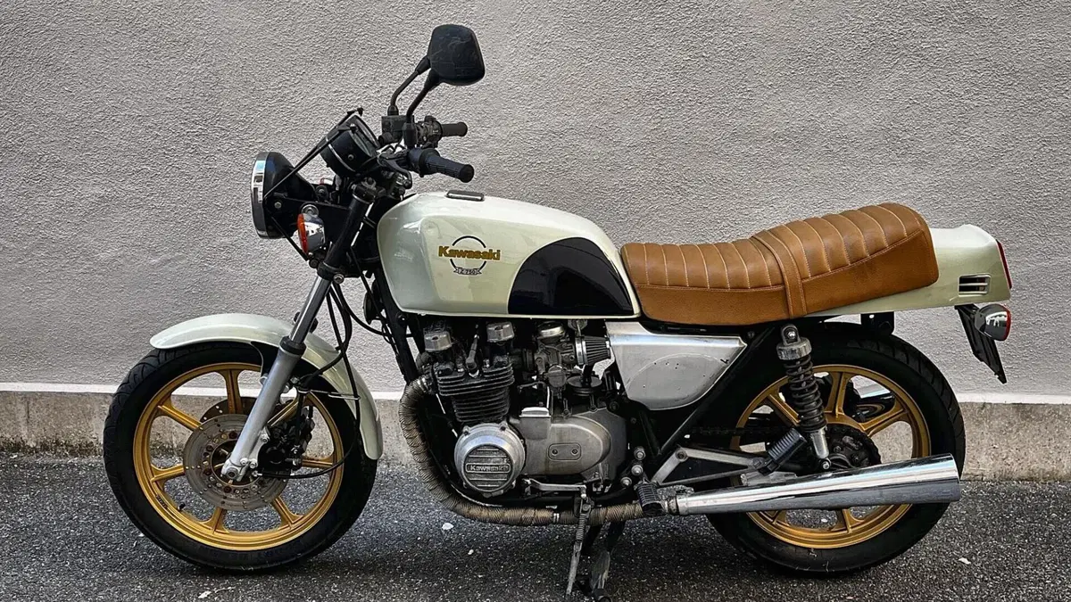 Kawasaki   (2)