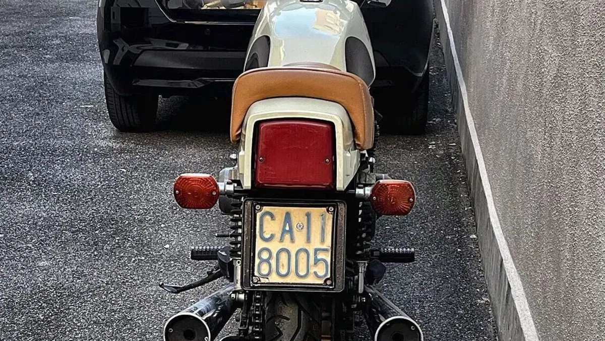 Kawasaki   (6)