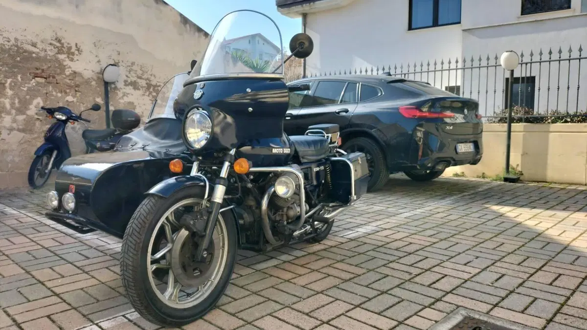 Moto Guzzi   (2)