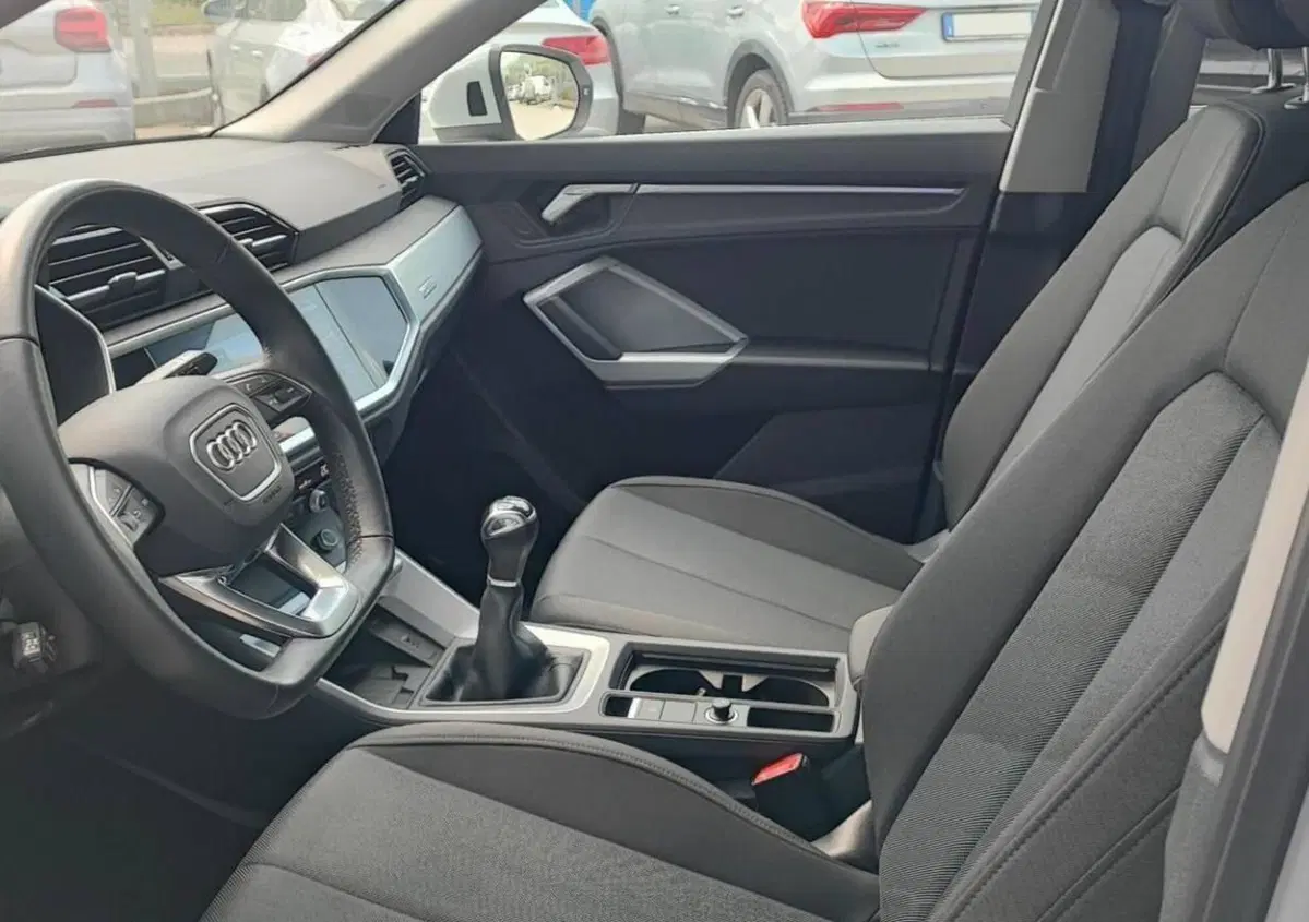 Audi Q3 Sportback 35 1.5 tfsi Business Plus (14)