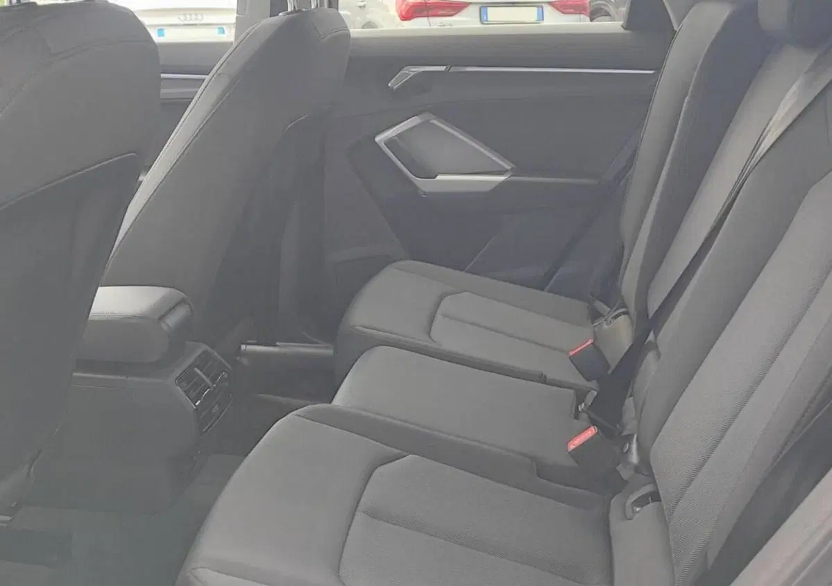 Audi Q3 Sportback 35 1.5 tfsi Business Plus (16)