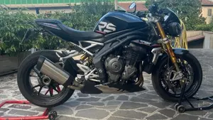 Triumph Speed Triple 1200 RS (2021 - 24)  (2)