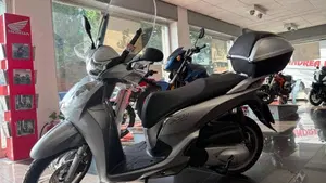 Honda SH 300 i Sport ABS (2018 - 20)  (2)