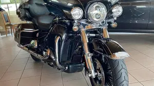 Harley-Davidson 107 Electra Glide Ultra Limited (2017 - 18) - FLHTK  (2)