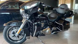Harley-Davidson 107 Electra Glide Ultra Limited (2017 - 18) - FLHTK  (3)