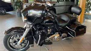 Harley-Davidson 107 Electra Glide Ultra Limited (2017 - 18) - FLHTK  (5)
