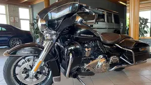 Harley-Davidson 107 Electra Glide Ultra Limited (2017 - 18) - FLHTK  (6)