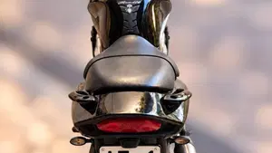 Suzuki   (4)