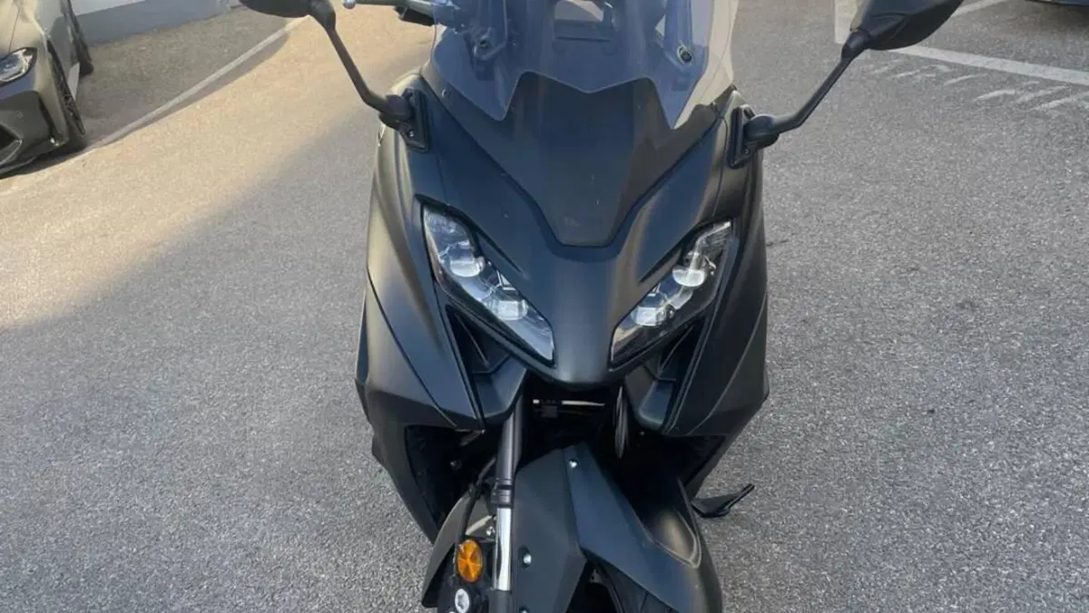 Yamaha T-Max 560 (2022 - 24)  (2)