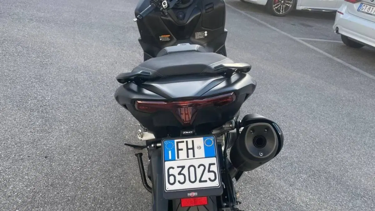 Yamaha T-Max 560 (2022 - 24)  (4)