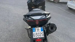 Yamaha T-Max 560 (2022 - 24)  (4)