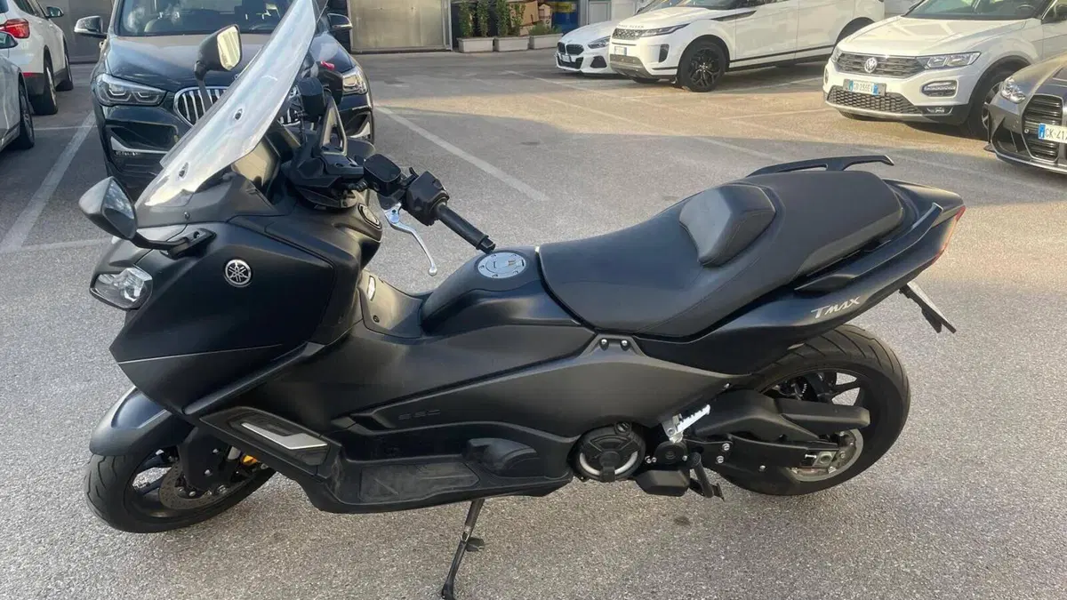 Yamaha T-Max 560 (2022 - 24)  (5)