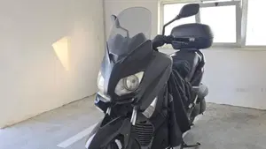 Yamaha X-Max 250 (2010 - 13)  (2)