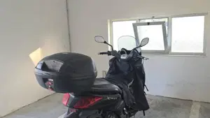 Yamaha X-Max 250 (2010 - 13)  (9)