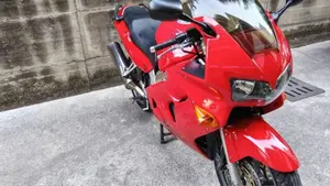 Honda VFR 800 (1998 - 01)  (10)
