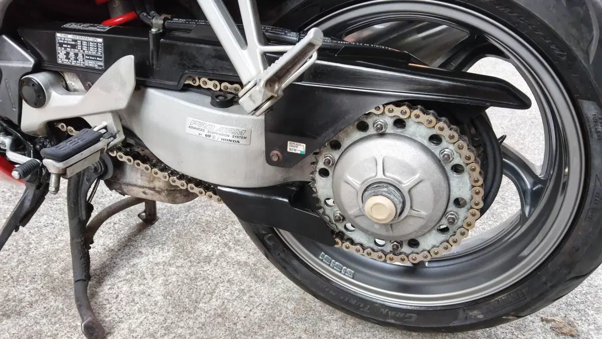 Honda VFR 800 (1998 - 01)  (14)