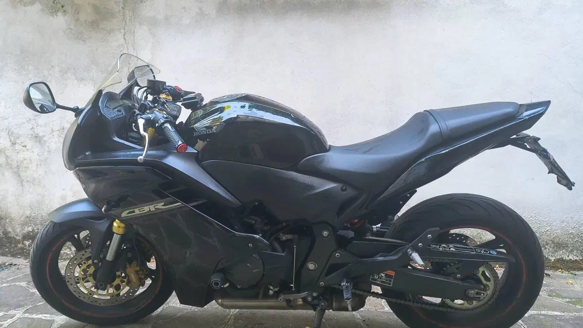 Honda CBR 600 F (2011 - 13)  (2)