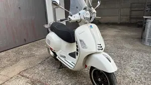 Vespa GTS 300 Hpe (2019) 