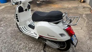 Vespa GTS 300 Hpe (2019)  (3)