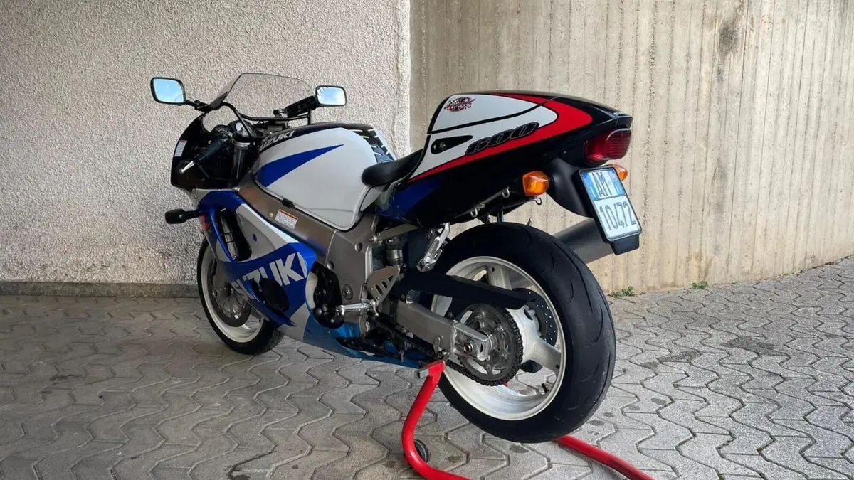 Suzuki   (3)