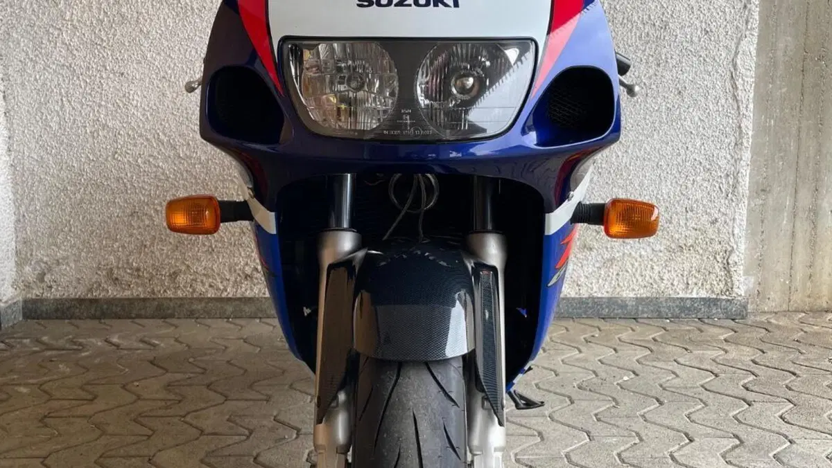 Suzuki   (5)