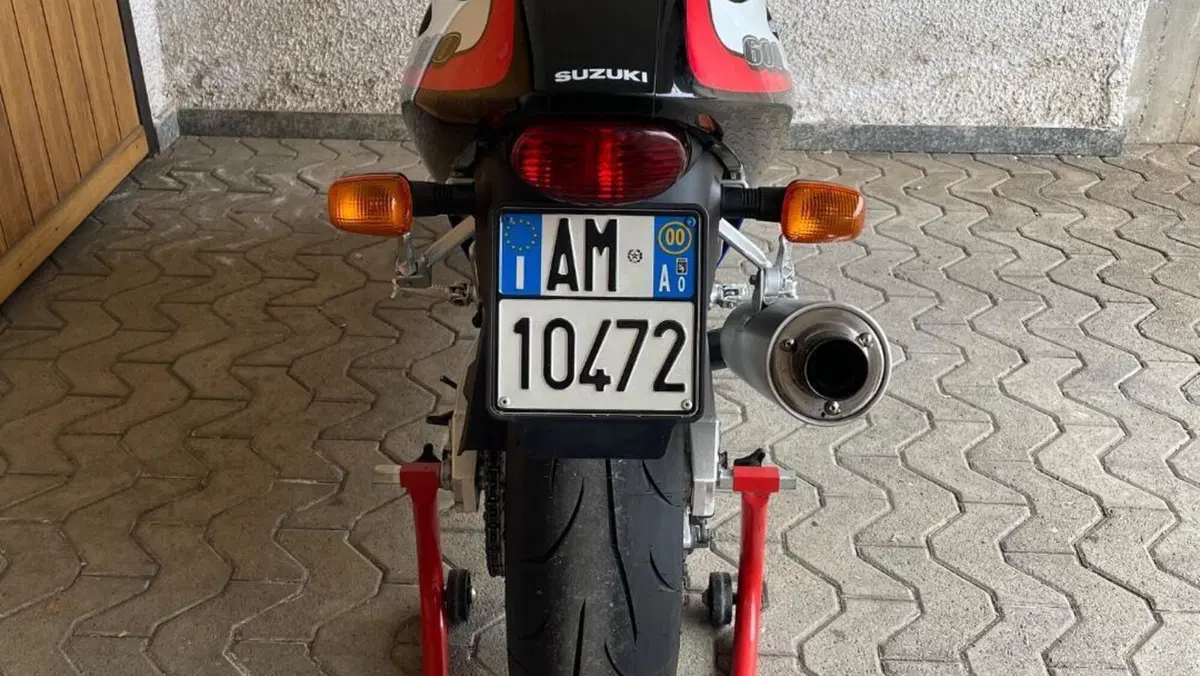 Suzuki   (6)
