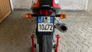 Suzuki   (6)