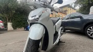 Honda SH 300 i Sport ABS (2018 - 20)  (2)