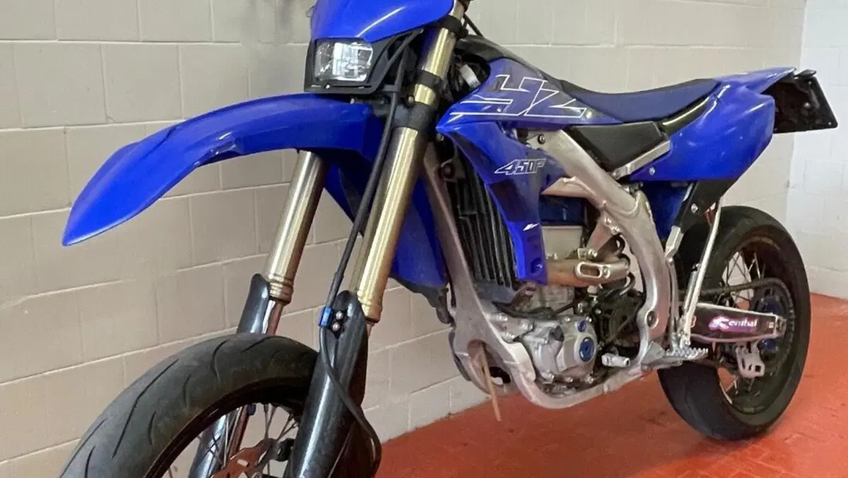 Yamaha YZ 450 F (2022)  (2)