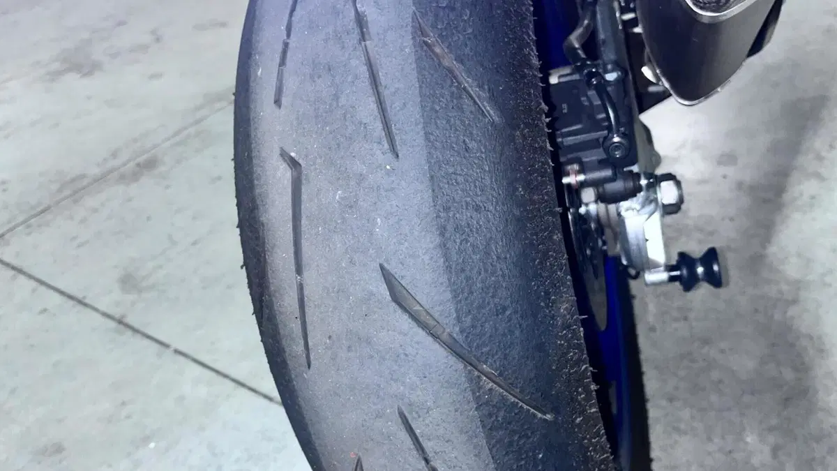 Yamaha MT-10 SP (2022 - 25)  (11)