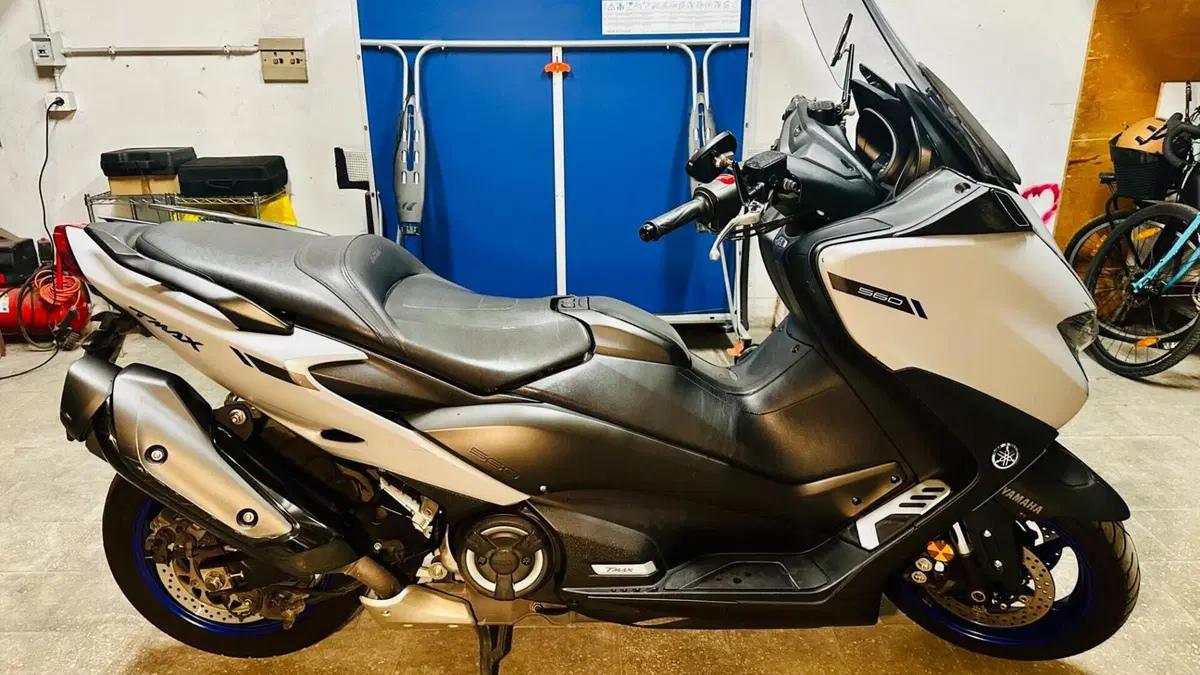 Yamaha T-Max 560 (2020 - 21)  (2)