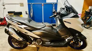Yamaha T-Max 560 (2020 - 21)  (2)