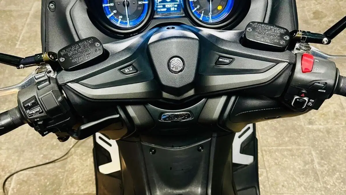 Yamaha T-Max 560 (2020 - 21)  (6)