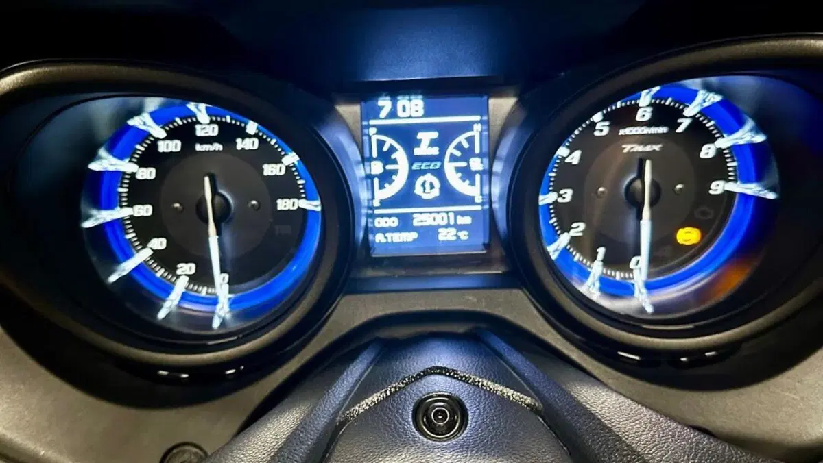 Yamaha T-Max 560 (2020 - 21)  (7)