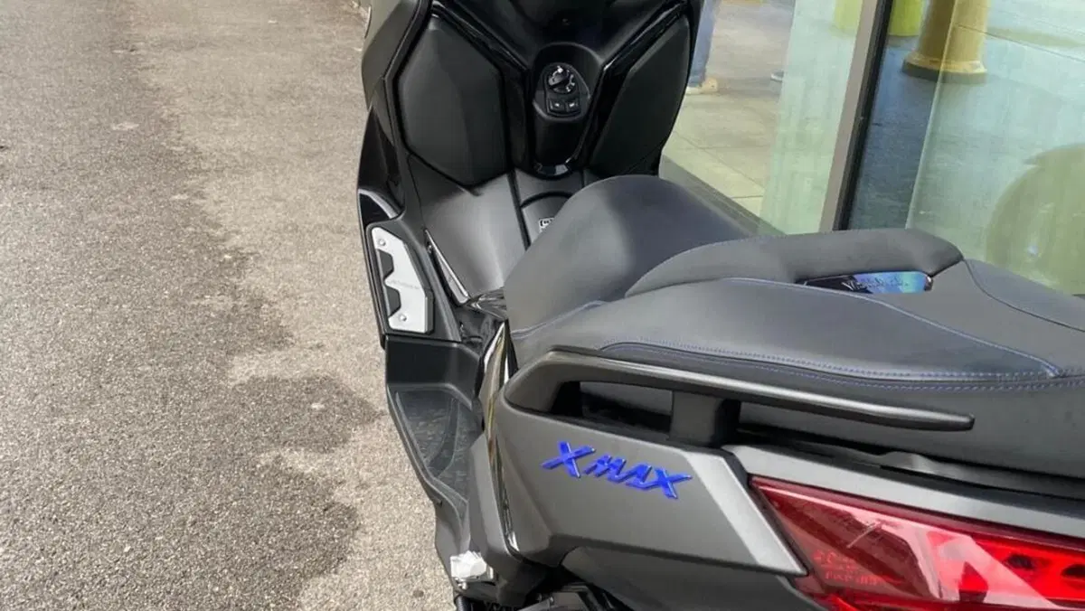 Yamaha X-Max 300 (2025 - 26)  (2)